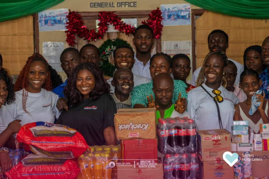 Community gathering promoting solidarity in mental health care